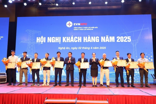 Thắp sáng niềm tin – EVNNPC tổ chức Hội nghị khách hàng 2025 trên toàn miền Bắc