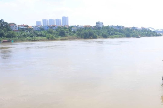 Hà Nội công bố tình huống khẩn sạt lở bờ sông Đuống