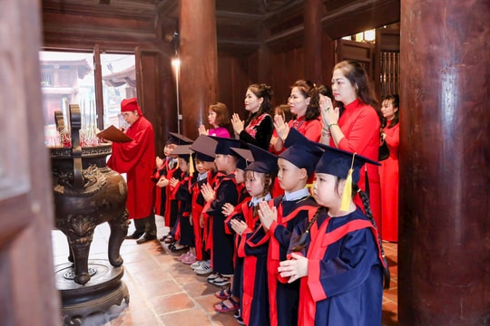 Lễ trưởng thành ý nghĩa của cô và trò Trường mầm non Hoa Hồng