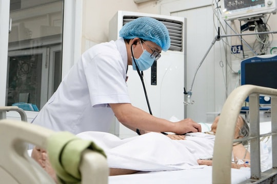 Cứu cụ bà 85 tuổi bị hóc dị vật