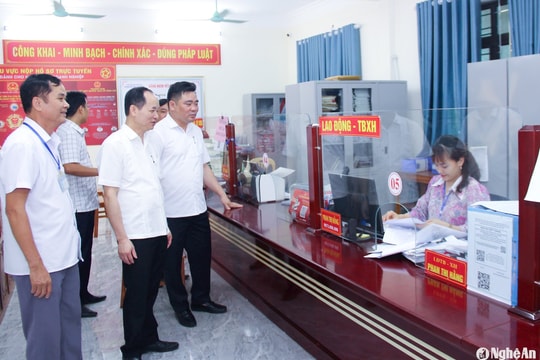 Chuyển 100% biên chế cấp huyện để bố trí ở cấp xã, có thể tăng cường cán bộ cấp tỉnh về xã