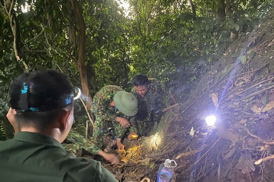 Quảng Trị: Quy tập 2 hài cốt liệt sỹ trong hốc đá sâu tại vùng biên giới