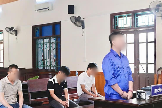 Lĩnh án vì buôn lậu vàng