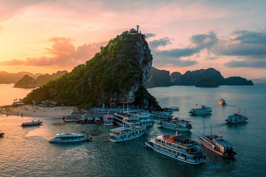 Quảng Ninh hướng tới trung tâm du lịch kết nối khu vực và thế giới