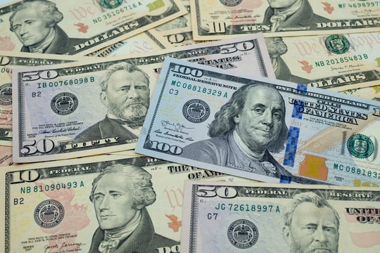 Tỷ giá USD ngày 17/4: Đồng USD tiếp tục suy yếu
