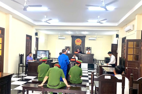 Cướp tài sản giữa đêm khuya