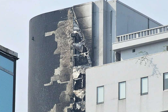 Hà Nội: “Bà Hoả” ghé thăm toà nhà số 1 phố Thái Hà, chưa rõ thương vong