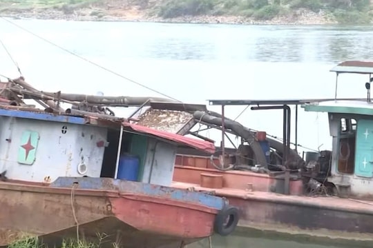 Vì sao nhiều tàu hút cát ở Thanh Hóa không được đăng kiểm?