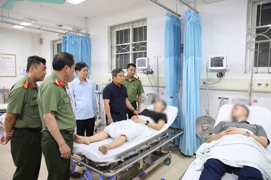 Bí thư Quảng Ninh thăm hỏi gia đình chiến sĩ công an hy sinh và bị thương khi truy bắt tội phạm ma túy