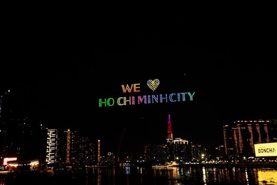 TP. Hồ Chí Minh tổ chức bắn pháo hoa, trình diễn drone dịp 30/4