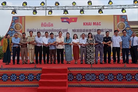 Đặc sắc phiên chợ biên giới Việt Nam - Campuchia ở Gia Lai