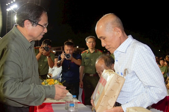 Thủ tướng dự chương trình "Ký ức để lại"