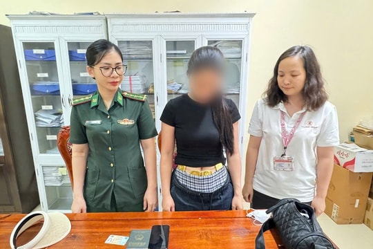 Bắt giữ người phụ nữ mang trái phép 4kg vàng qua cửa khẩu Móng Cái