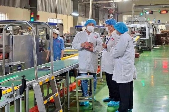 Kiểm tra thông tin các cơ sở nghi liên quan sản xuất sữa giả tại Thái Nguyên