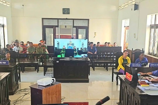 Đâm anh trai tử vong vì bị mẹ mắng