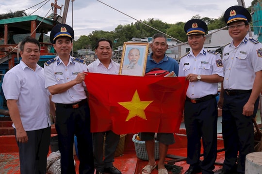 Nâng cao giáo dục pháp luật cho bà con ngư dân