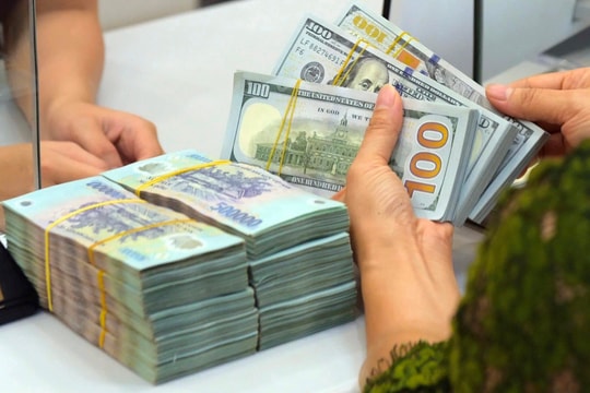 Tỷ giá USD ngày 22/4: Đồng USD trong nước tiêp tục tăng giá