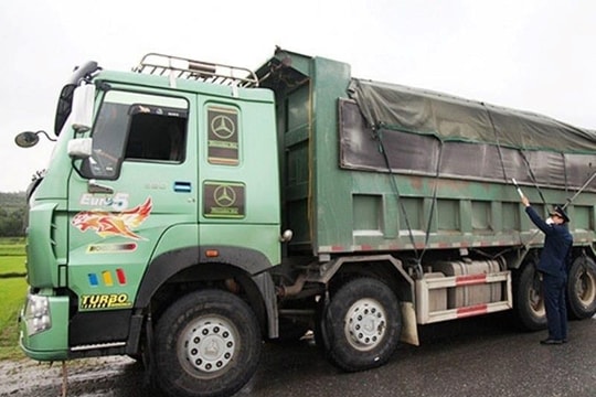 Nhân viên điều khiển xe phạm luật, chủ bị xử phạt 92 triệu đồng