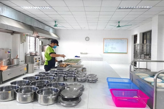 Hà Nội siết chặt kiểm soát an toàn thực phẩm bếp ăn tập thể trường học