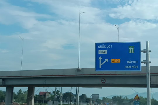 Đẩy nhanh tiến độ để hoàn thành 3.000 km đường bộ cao tốc trong năm 2025