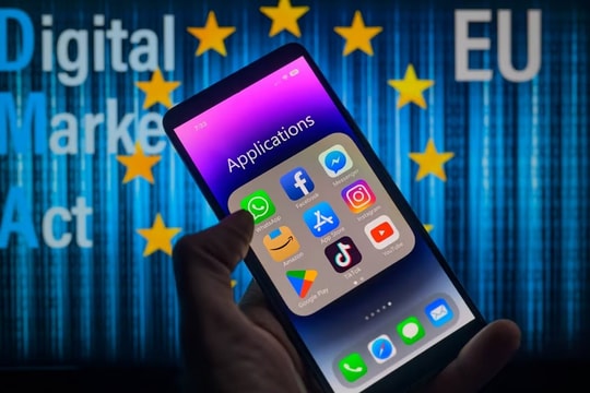 EU phạt Apple 500 triệu euro và Meta 200 triệu euro