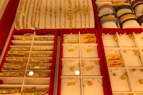 Giá vàng hôm nay 23/4: Ghi nhận đà giảm mạnh