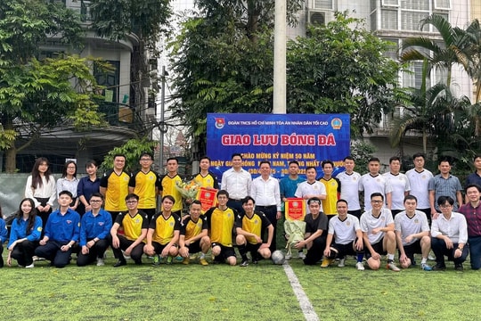 Giao lưu bóng đá chào mừng 50 năm Ngày Giải phóng miền Nam