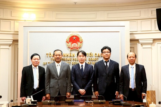 Tòa án nhân dân tối cao làm việc với Đoàn Bộ Tư pháp Nhật Bản