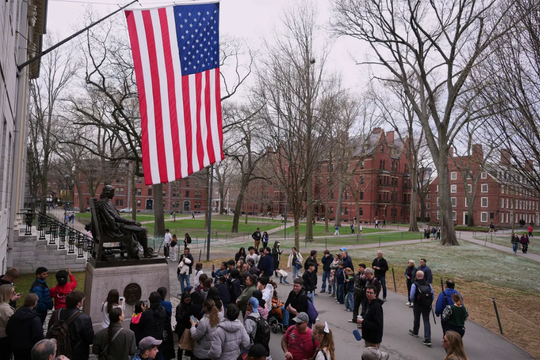 Harvard phản đối lệnh đóng băng 2,2 tỷ USD tài trợ