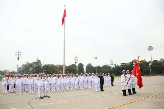 Hải quân nhân dân Việt Nam báo công dâng Bác