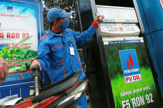 Sau hai kỳ điều chỉnh giảm liên tiếp, xăng E5 RON92 và RON 95 tăng mạnh