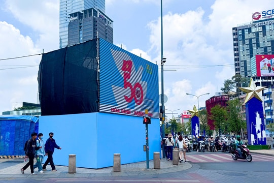 21 màn hình LED phục vụ người dân xem diễu binh, diễu hành ở TP.HCM