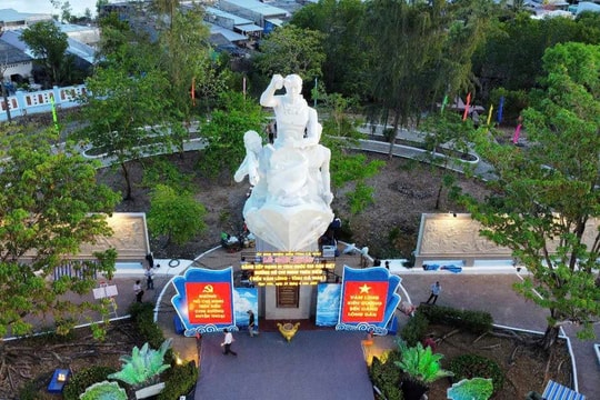 Đón nhận Bằng xếp hạng Di tích Quốc gia đặc biệt đường Hồ Chí Minh trên biển