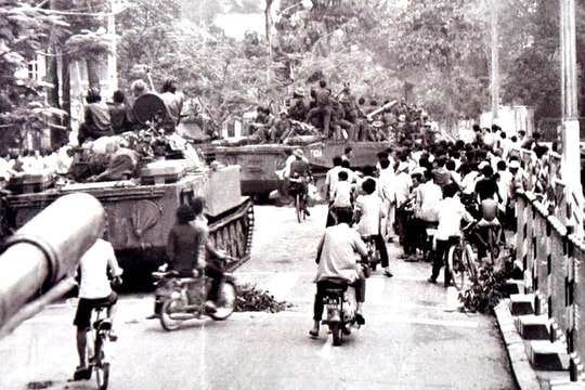 Một thời xông pha, một đời ghi nhớ: Người chỉ huy và thời khắc thống nhất