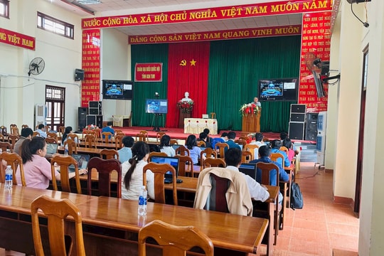 Huyện nghèo Tu Mơ Rông ứng dụng AI hỗ trợ cán bộ nâng cao hiệu quả phục vụ người dân