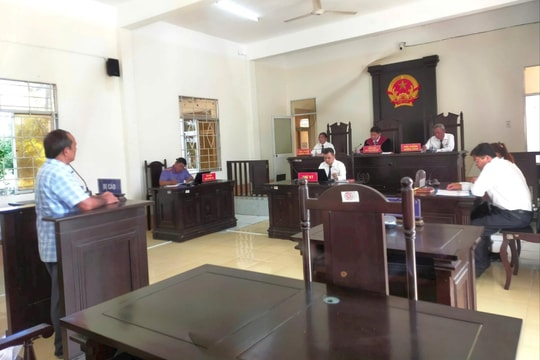 Hủy hoại tài sản vì tranh chấp đất đai