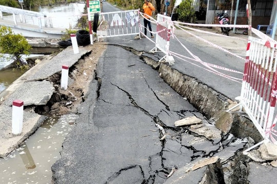 Tạm ngưng lưu thông ô tô qua khu vực cống Bào Tròn do sụp lún
