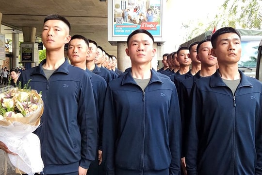 Quân đội Trung Quốc đến TP Hồ Chí Minh tham gia diễu binh ngày 30/4