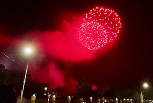 Mãn nhãn màn pháo hoa chào mừng ngày 30/4 tại Cần Thơ