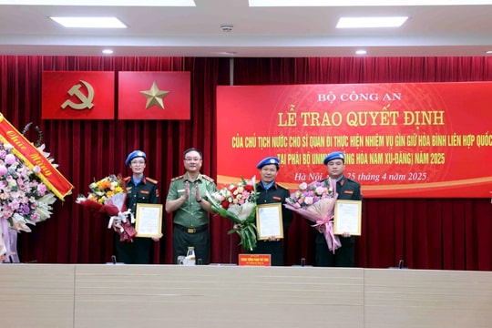 Trao quyết định của Chủ tịch nước cho sĩ quan Công an thực hiện nhiệm vụ gìn giữ hòa bình Liên hợp quốc