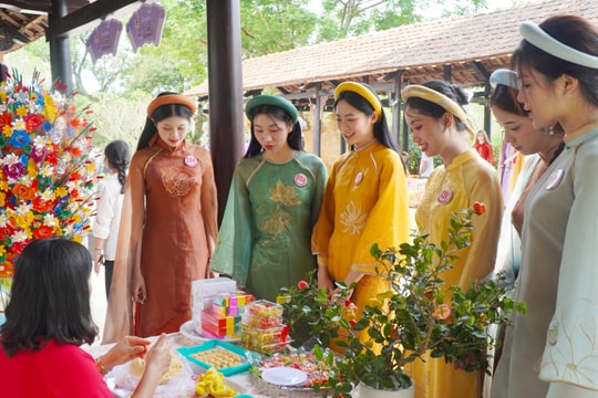 Khai mạc triển lãm cây kiểng và trải nghiệm sản phẩm làng nghề Huế