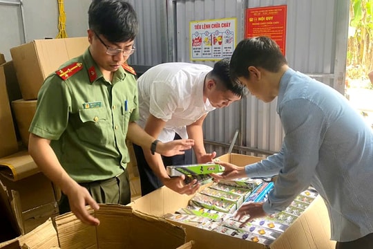 Tạm giữ hơn 3.000 bộ đồ chơi nhập lậu