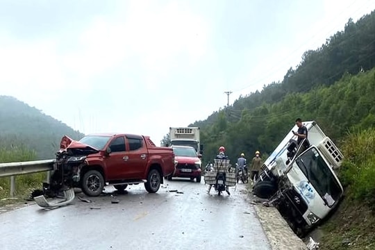 Tai nạn liên hoàn trên quốc lộ 48B