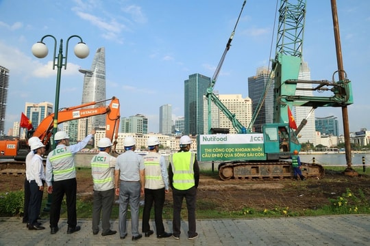 Dự án cầu đi bộ qua sông Sài Gòn chính thức khoan mũi cọc đầu tiên