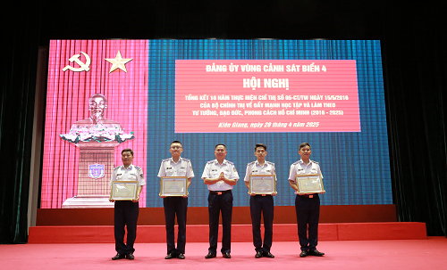 Đảng ủy Vùng Cảnh sát biển 4: Học tập, làm theo Bác bằng những việc làm cụ thể, thiết thực