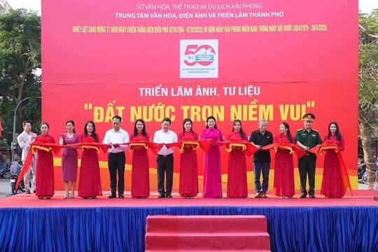 Hải Phòng triển lãm "Đất nước trọn niềm vui"