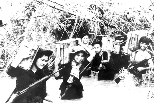 Những tấm gương “Anh hùng, bất khuất, trung hậu, đảm đang”