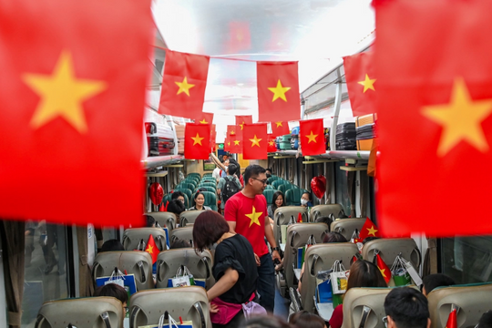 Tái hiện hai đoàn tàu Thống Nhất Bắc – Nam