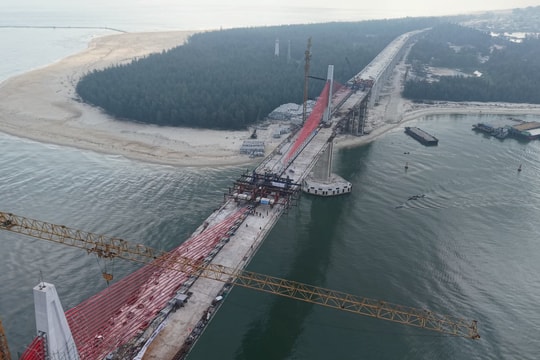 Hợp long cầu vượt biển Thuận An, vốn đầu tư 2.400 tỷ đồng