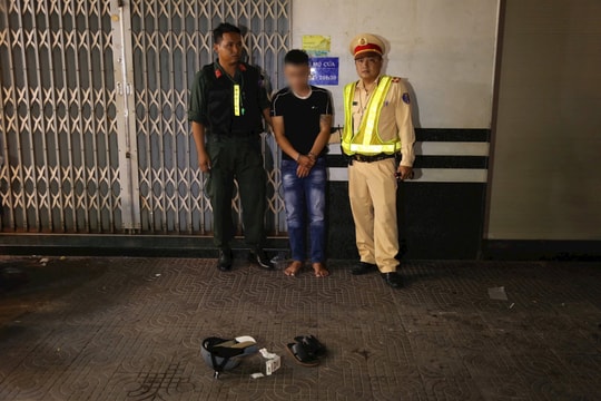 Bắt quả tang đối tượng tàng trữ ma túy